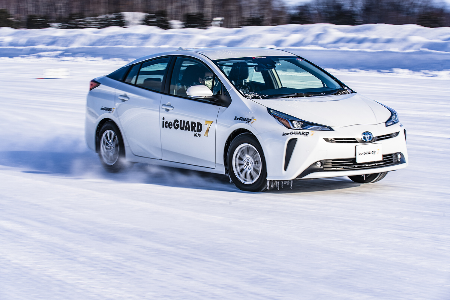 アイスガード7を履いたトヨタ・プリウスでの雪上スラロームテスト 〜 画像27