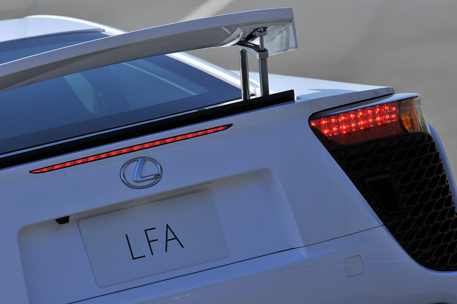 中途半端ならいらないというレクサスの信念が生んだスーパースポーツ「LFA」 〜 画像13