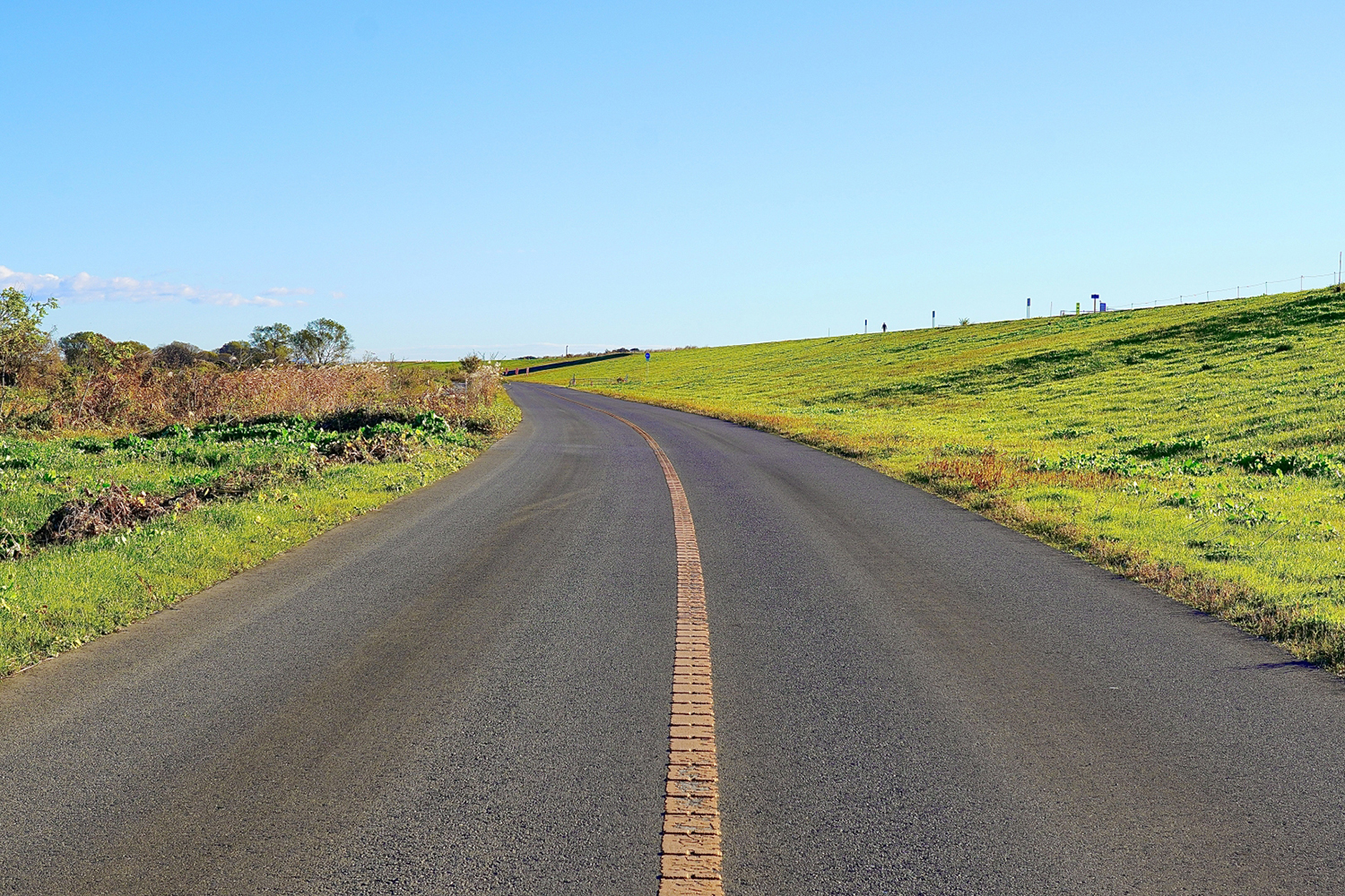 舗装道路の轍はどのくらいの負荷をかけるとできるのか