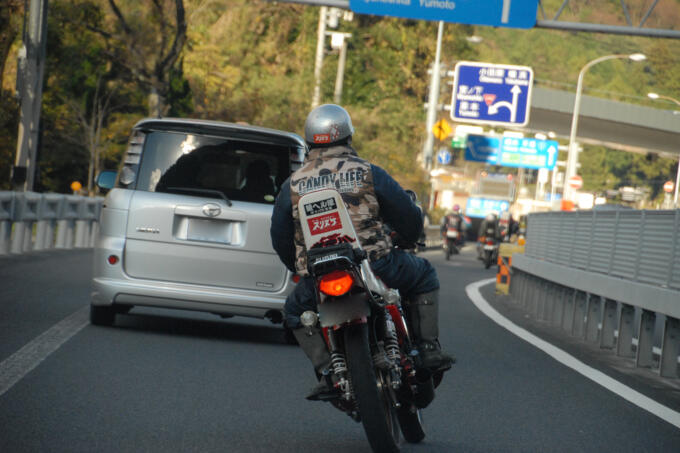 画像ギャラリー 海外では Bosozoku スタイルと認められている いわゆる暴走族とは違う 旧車會 とは 画像1 自動車情報 ニュース Web Cartop