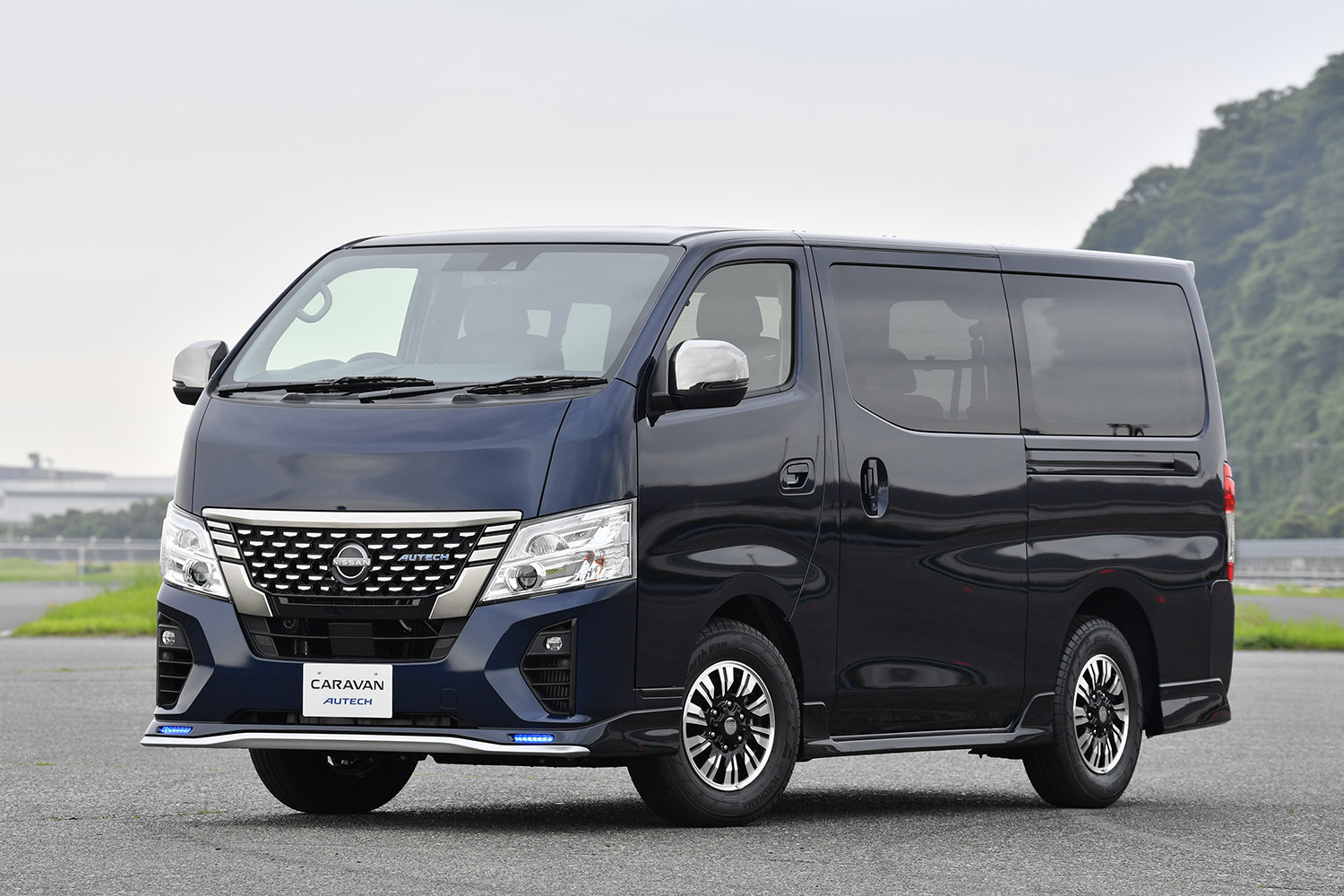 日産「キャラバン・オーテック」は商用利用だけじゃもったいない！ 日常やレジャーでも使えるこだわり派商用車の中身とは | 自動車情報・ニュース WEB  CARTOP