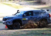 哀川 翔率いる「FLEX SHOW AIKAWA Racing with TOYO TIRES」が参戦！　ラリー北海道2022 XCRスプリントカップに要注目