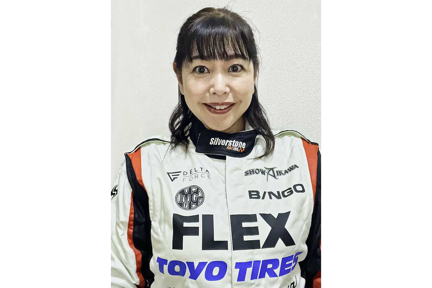 2号車トヨタFJクルーザーFLEX Racingスペックのドライバー竹岡圭選手