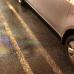 【画像】クルマを駐車したあとに発見した「虹色のシミ」！　見逃し厳禁のその正体とは？ 〜 画像1