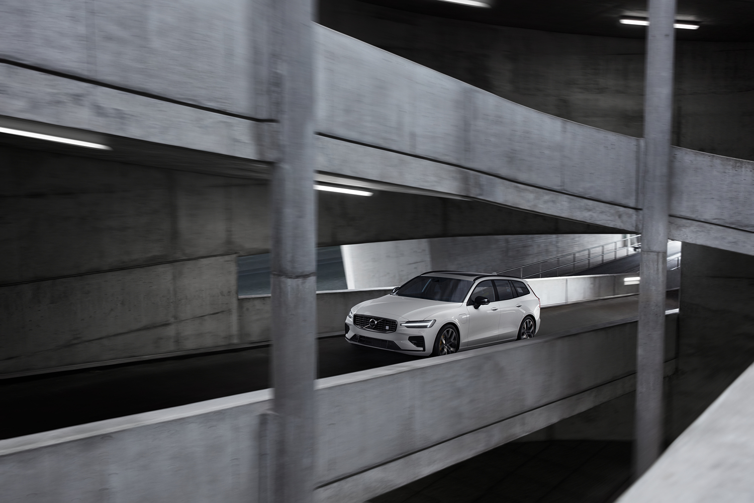 特別限定車V60 Recharge Polestar Engineeredと特別仕様車V60 Ultimate B4 Dark Editionを発売 〜 画像8