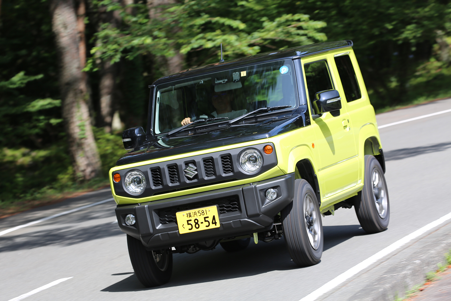 まるも亜希子さんが愛車「スズキ・ジムニー」をインプレッション