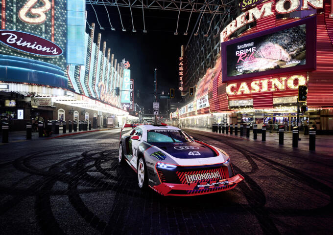 夜のラスベガスを封鎖してアウディのBEVが大疾走！　ケン・ブロックがワンオフモデル「Audi S1 e-tron quattro」を使って新作映像を公開