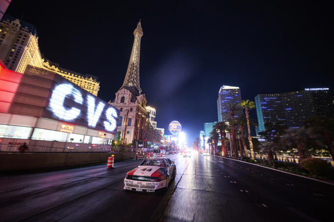 画像ギャラリー 夜のラスベガスを封鎖してアウディのbevが大疾走 ケン ブロックがワンオフモデル Audi S1 E Tron Quattro を使って新作映像を公開 画像22 自動車情報 ニュース Web Cartop