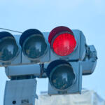 【画像】赤信号無視は「100対ゼロ」！　右直事故は「80対20」！　交通事故の過失割合って何？ 〜 画像1