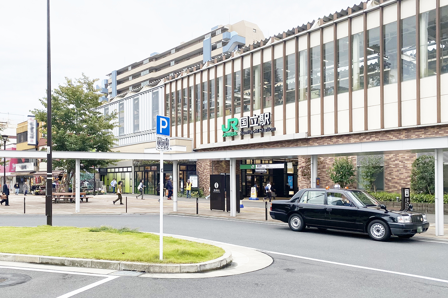 駅前のタクシー乗り場