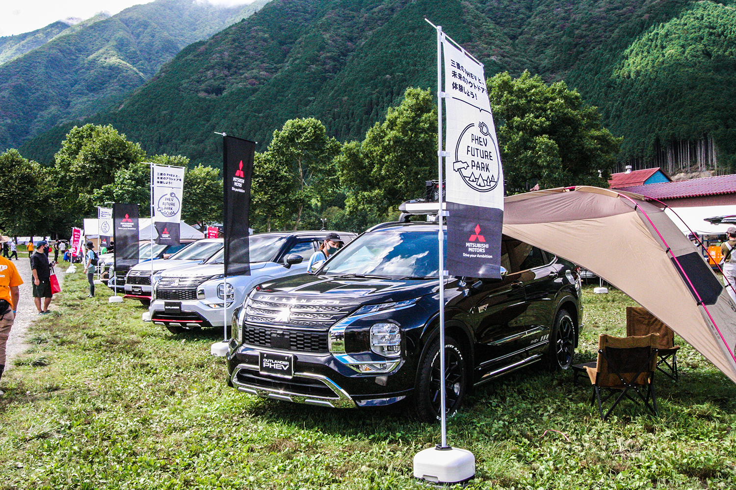 スターキャンプの「三菱の車両展示」風景 〜 画像21