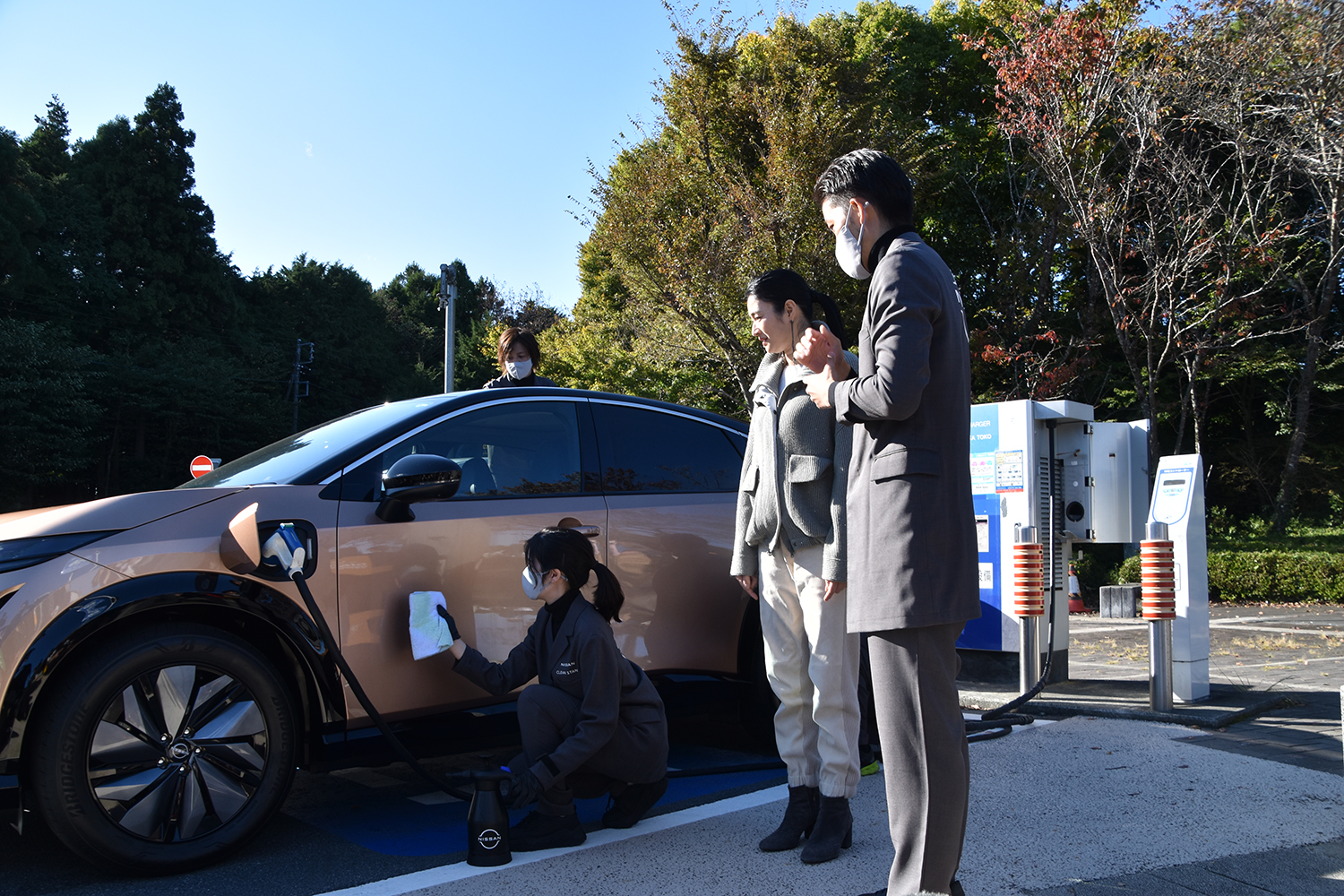 足柄サービスエリアの洗車のデモンストレーションの風景 〜 画像4