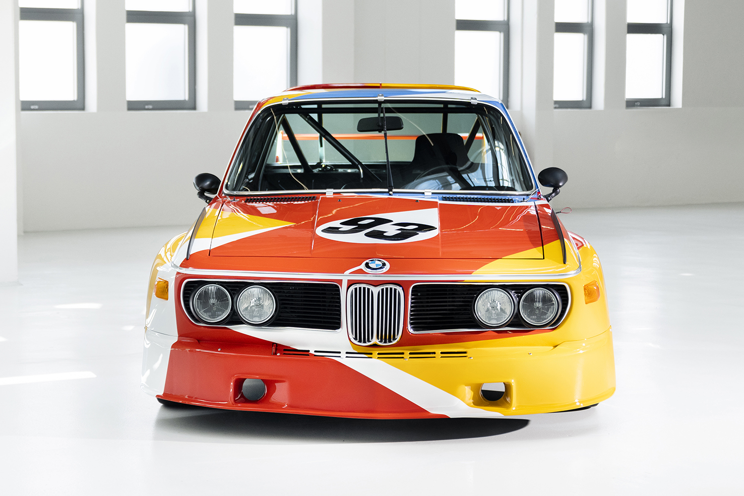 ド派手なエアロで誰が呼んだか「バットモービル」！　軽量化命で誕生した「BMW 3.0CSL」というたった1000台の名車