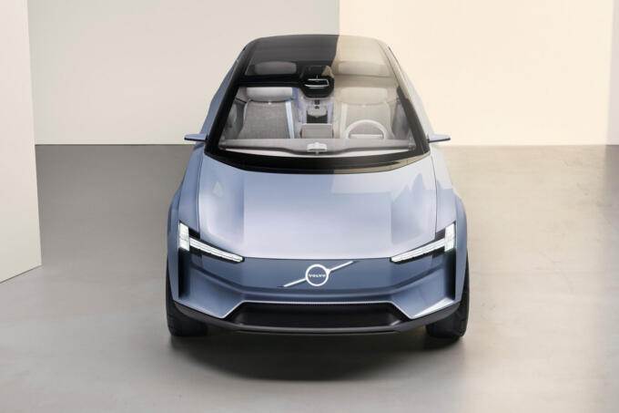 ボルボの次世代電気自動車は11月９日に初公開予定！　フラッグシップSUVとなる「EX90」が少しずつ見えてきた