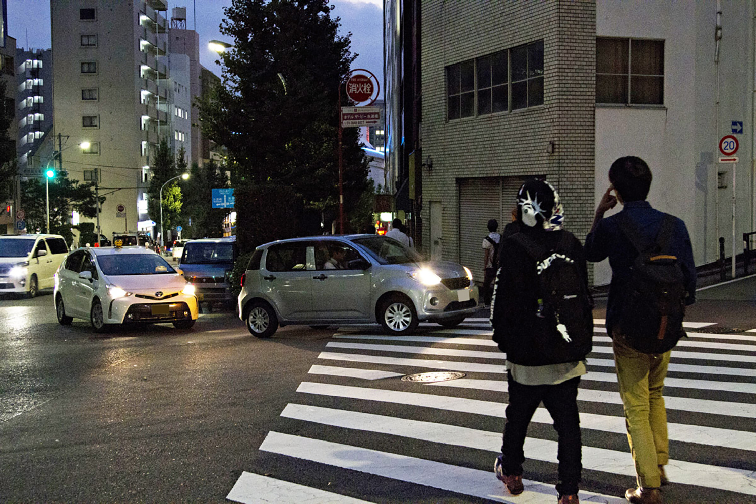 横断歩道歩行者