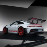 【画像】【試乗】旋回加速度は驚異の1.5G！　地上の戦闘機「ポルシェ911GT3RS」をシルバーストーンで全開走行 〜 画像37