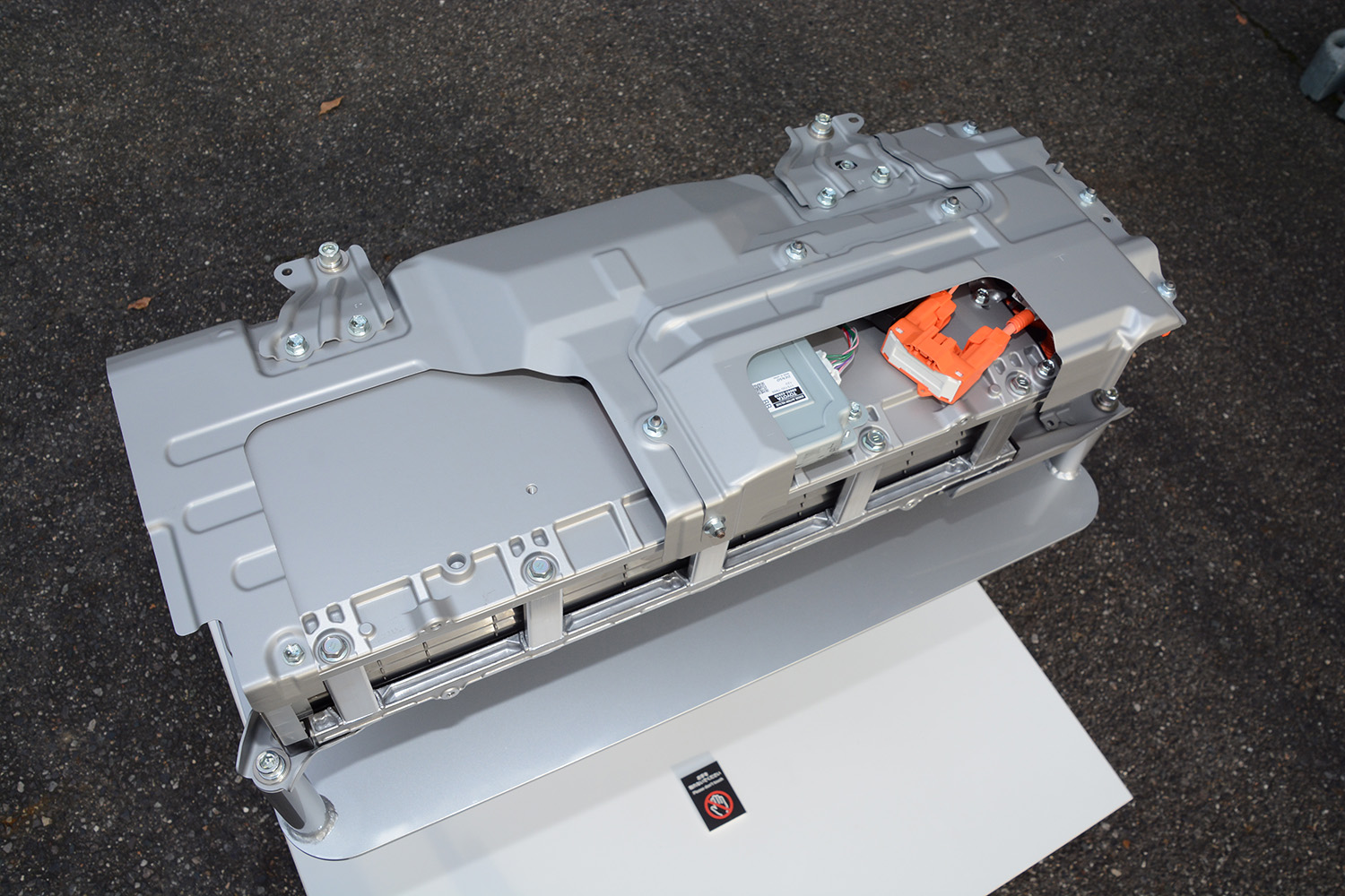 トヨタ・2代目アクアのニッケル水素バッテリー