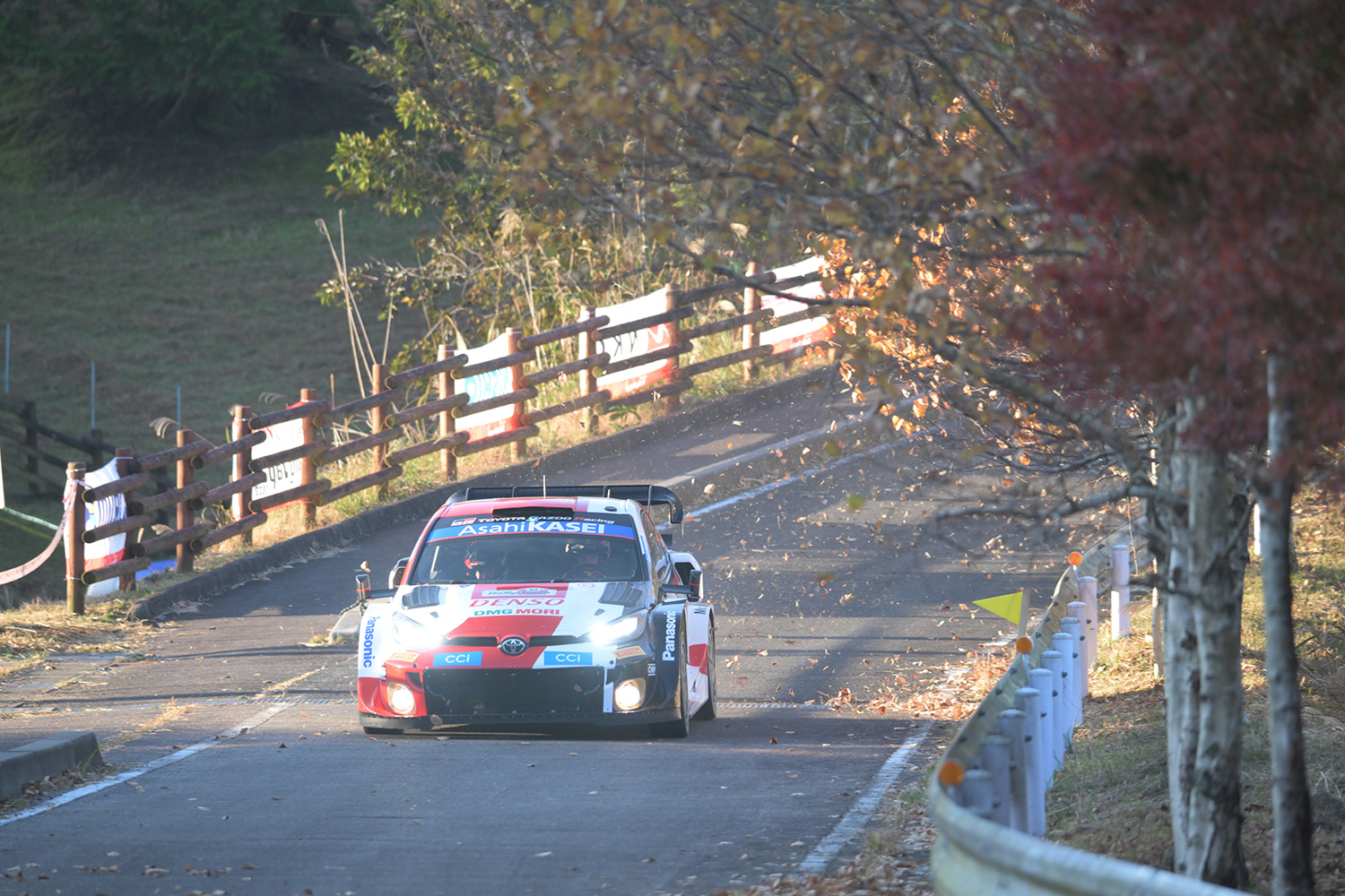 疾走するトヨタのRally1マシン