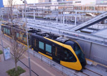 栃木県で現代の路面電車「LRT」がまもなく開通！　アメリカでは「公共交通」の充実が「反対」されるナゼ