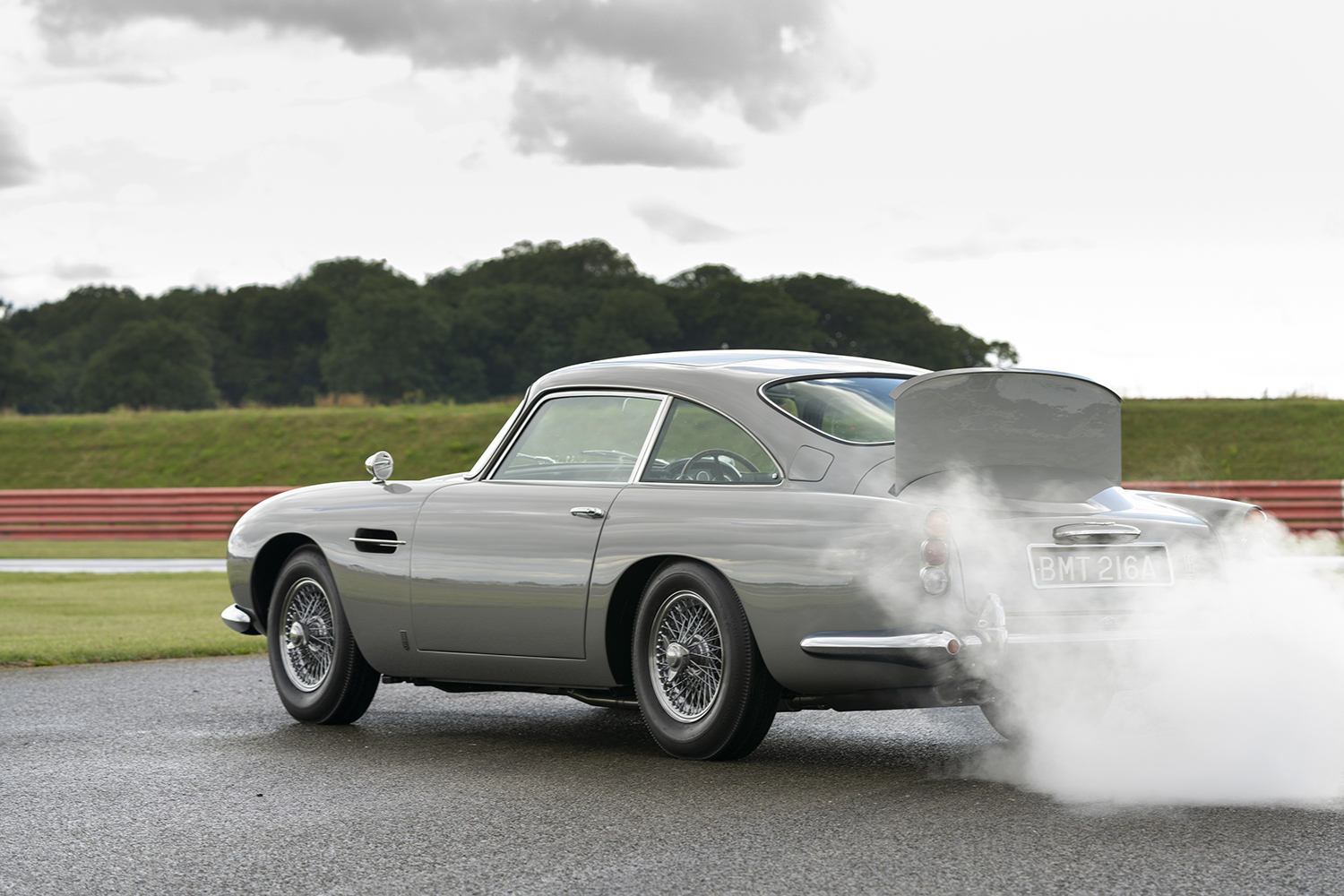 「007」ジェームス・ボンドの愛車アストンマーティンDB5 〜 画像8