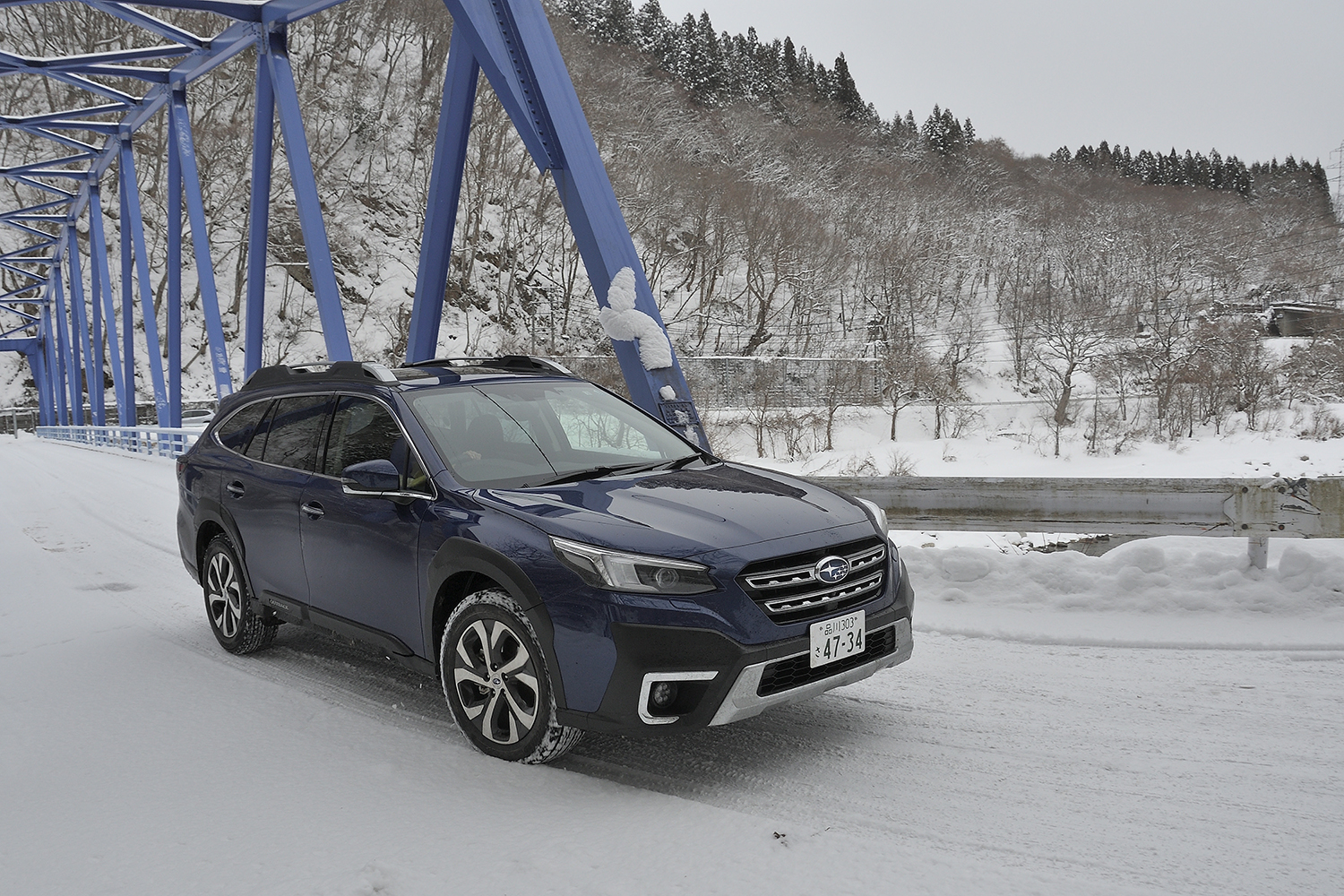 スバル・レガシィアウトバックの雪道走行シーン 〜 画像35