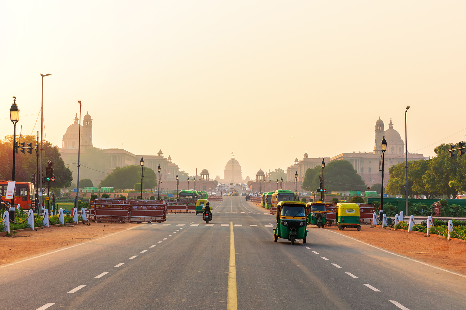 いまだ道路を横断する人が絶えないインドの高速道路事情 〜 画像4