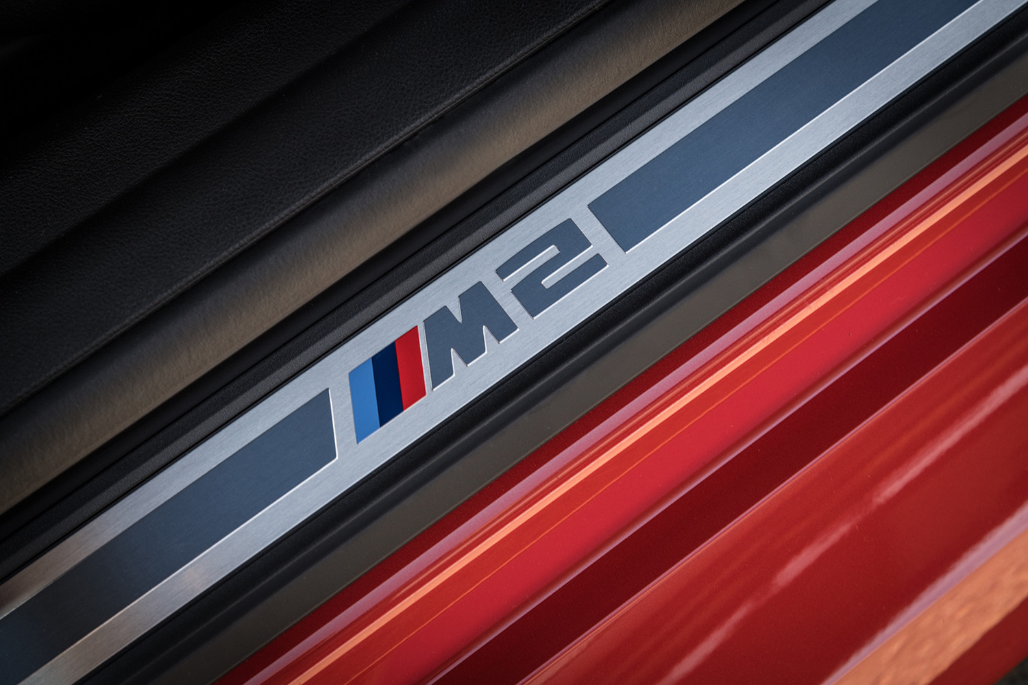 BMWより正統派FRスポーツ新型「M2」が登場