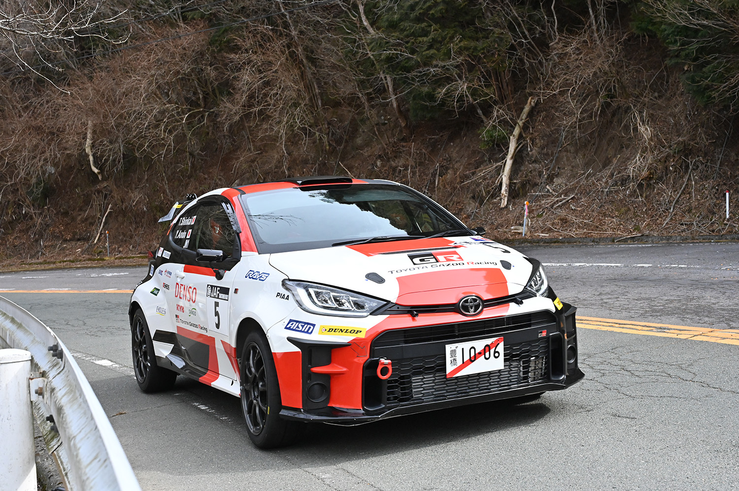 2023年の新城ラリーに参戦した「GRヤリスRally2」＆「GRヤリスGR4 DAT