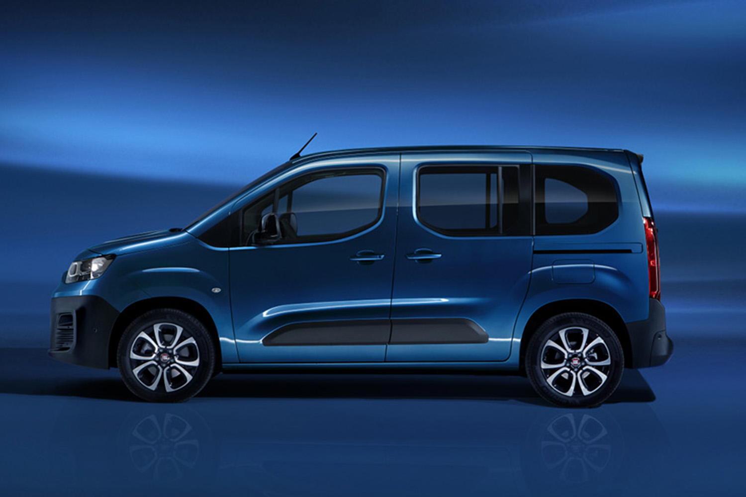 フィアットのイタリアンMPV「ドブロ」の日本導入決定 〜 画像19