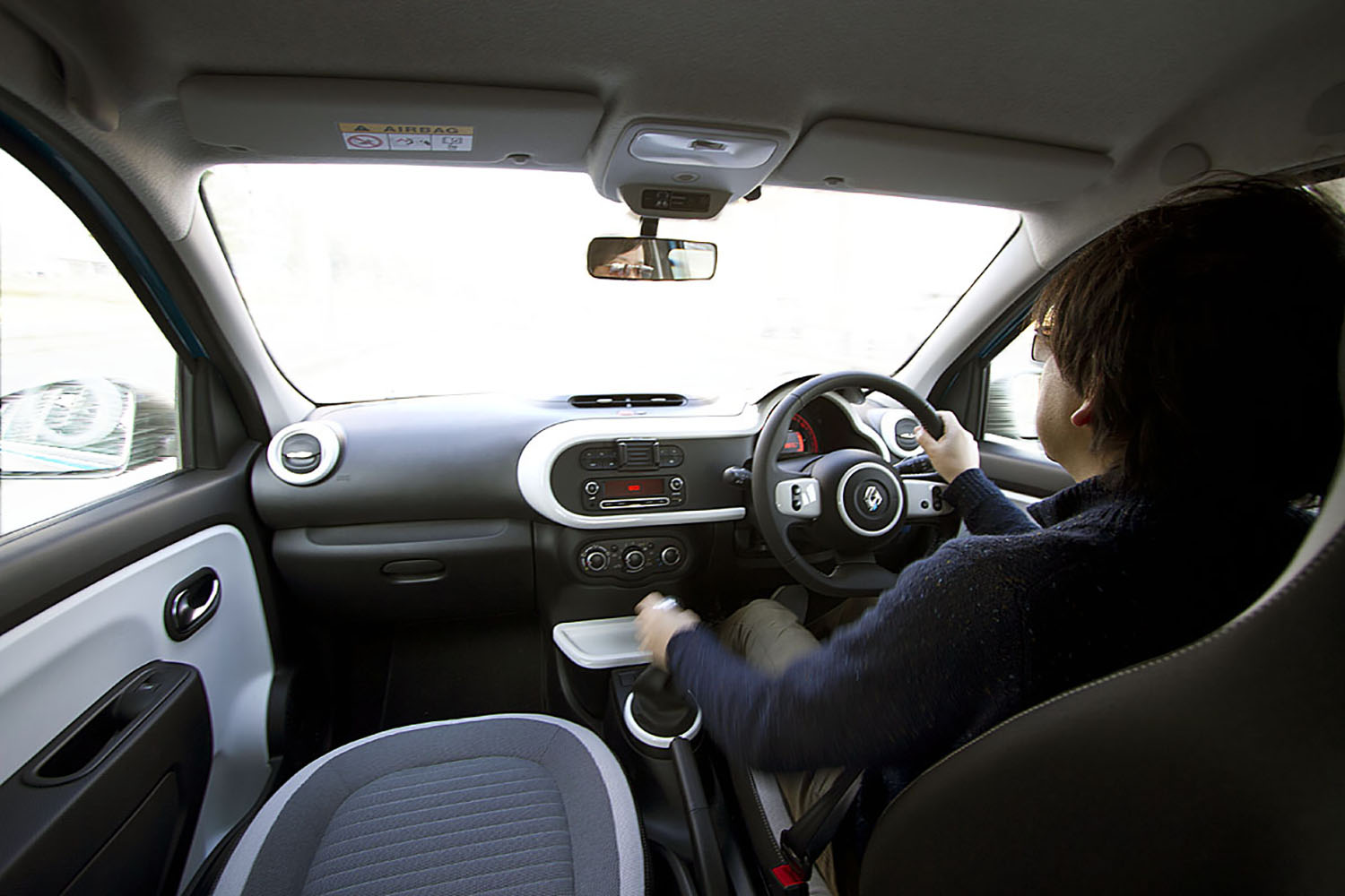 車内の静粛性を妨げる要素とは