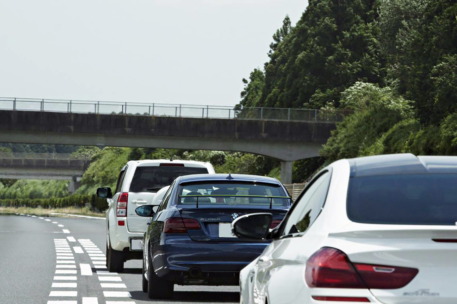 右車線を走行し続けるイメージ 〜 画像4