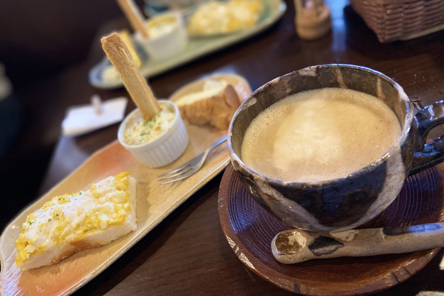 カフェのモーニングのイメージ