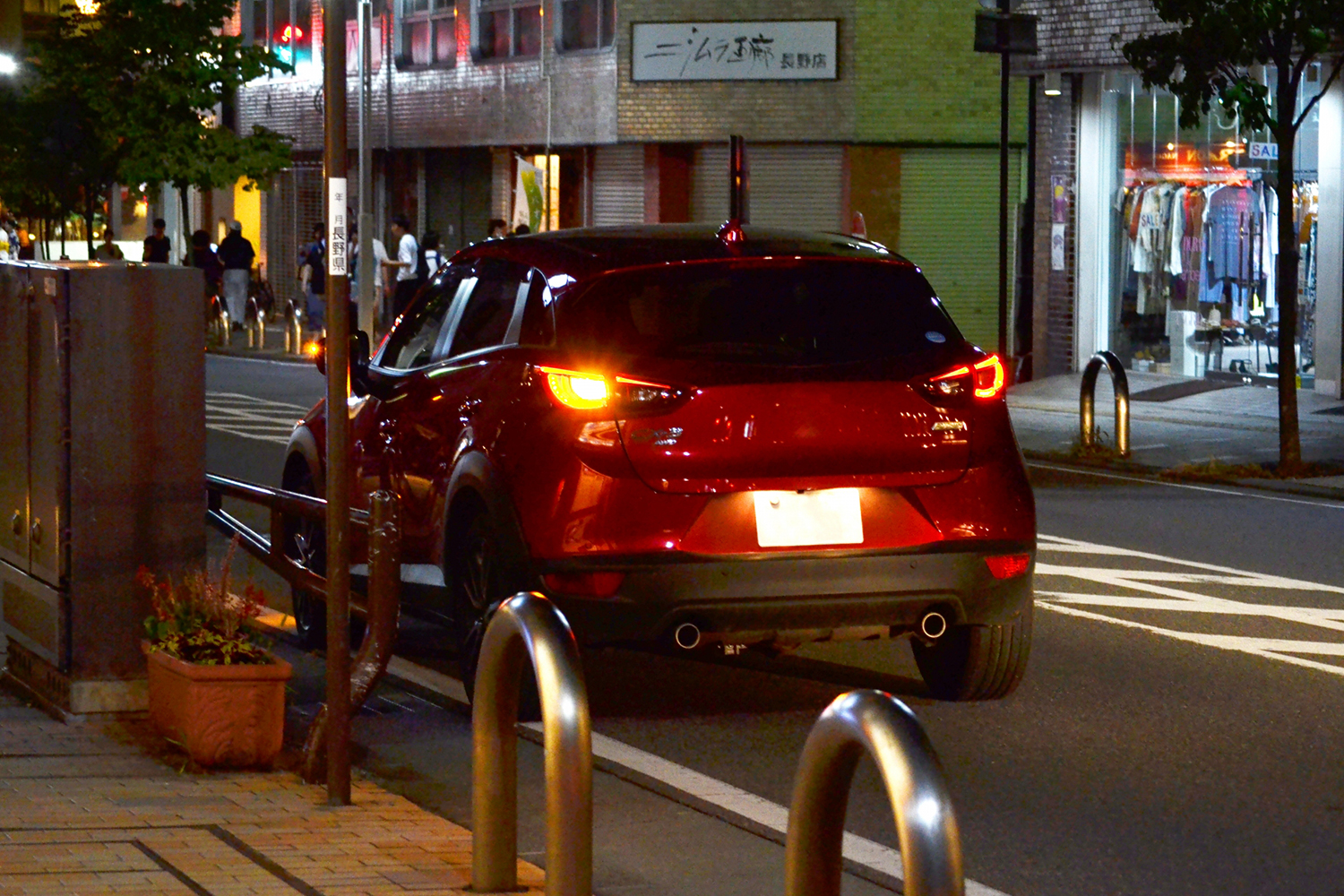 夜間に路上駐車する時の灯火のルール