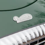 ジャガーそっくりな「ディムラー」って？　「消滅」かと思ったら「休眠」だったイギリスの超高級車ブランドの正体
