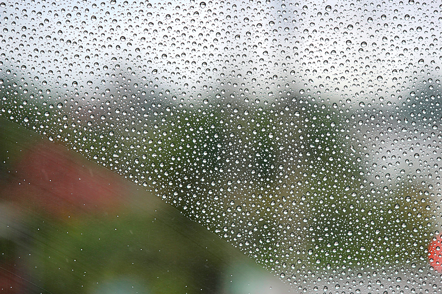 梅雨前にやっておくべきクルマのメンテナンス