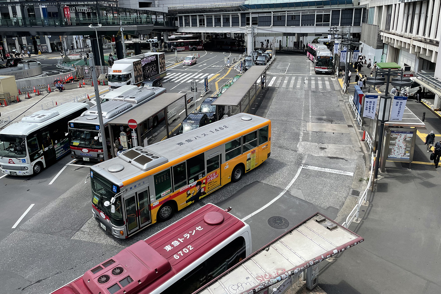 渋谷駅のバスロータリーの写真 〜 画像8