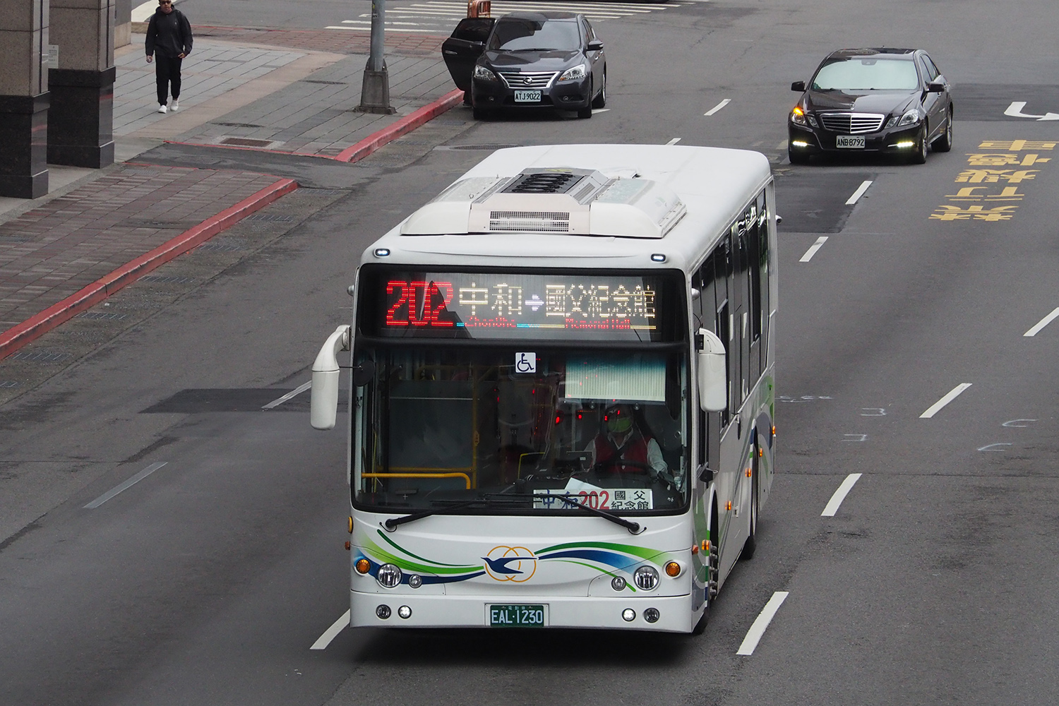 中国製が減って台湾製だらけに!? 台湾の最新BEV路線バス事情 | 自動車