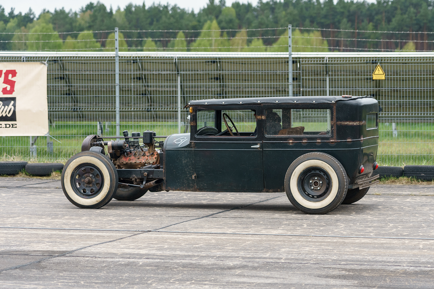 ボンネット無し！　直管マフラー！　車高ベタベタのホットロッドが車検に通るワケ 〜 画像23