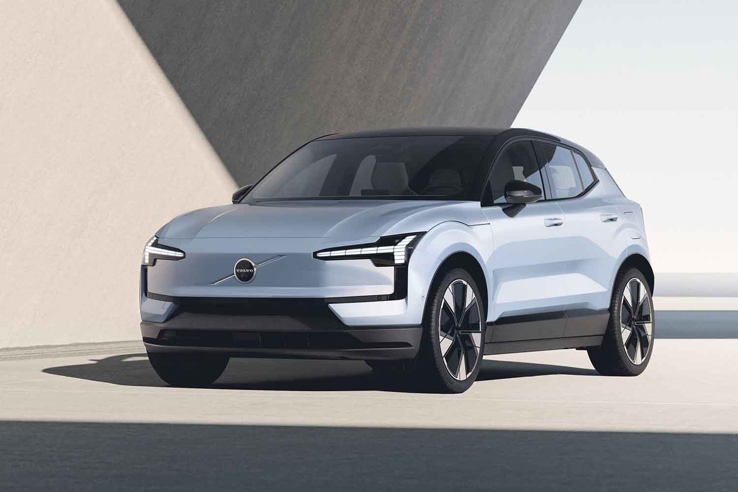 ボルボから新たなEV「EX30」が発表