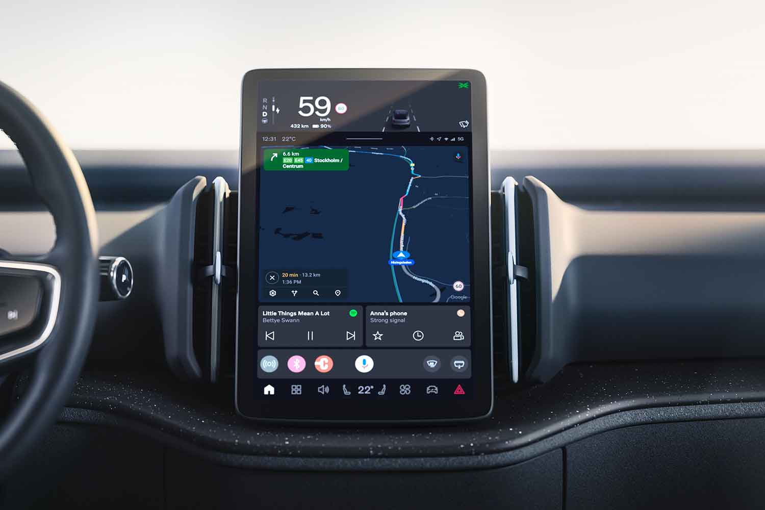 ボルボEX30の12.3インチ縦型センタースクリーンでGoogleマップ使用時の写真