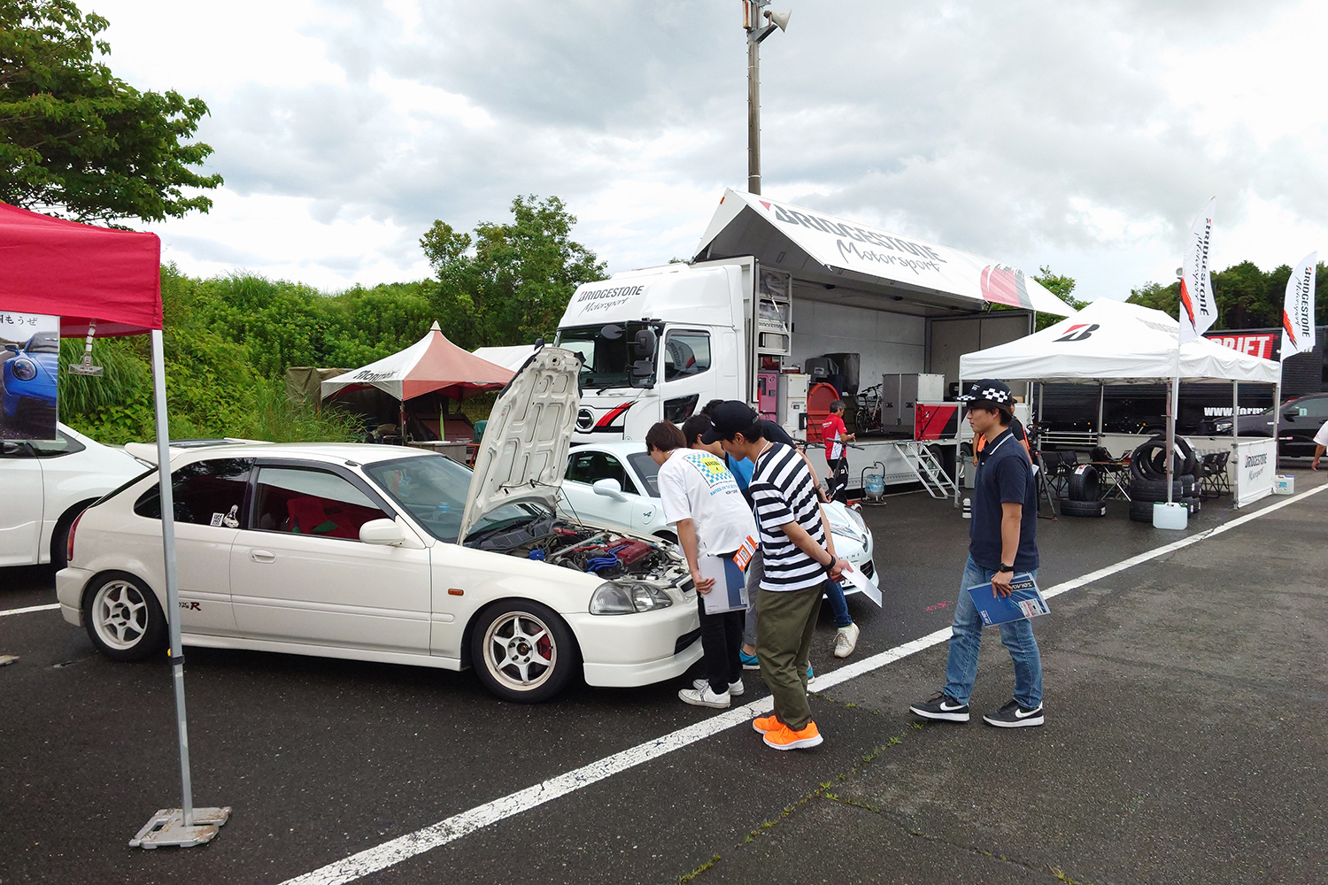 フォーミュラジムカーナでの車両展示