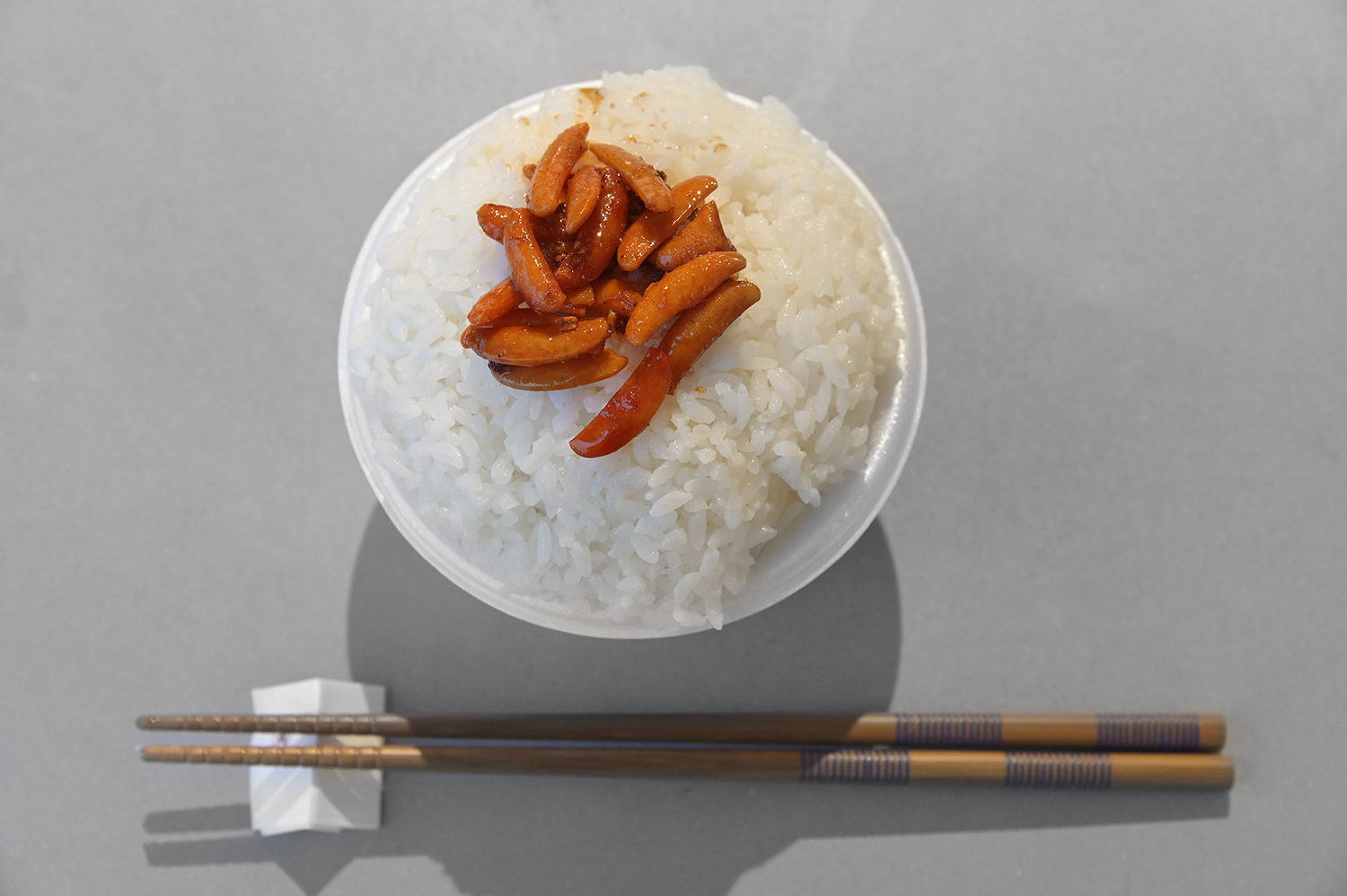 「坦々ラー油と柿の種」をのせたご飯 〜 画像31