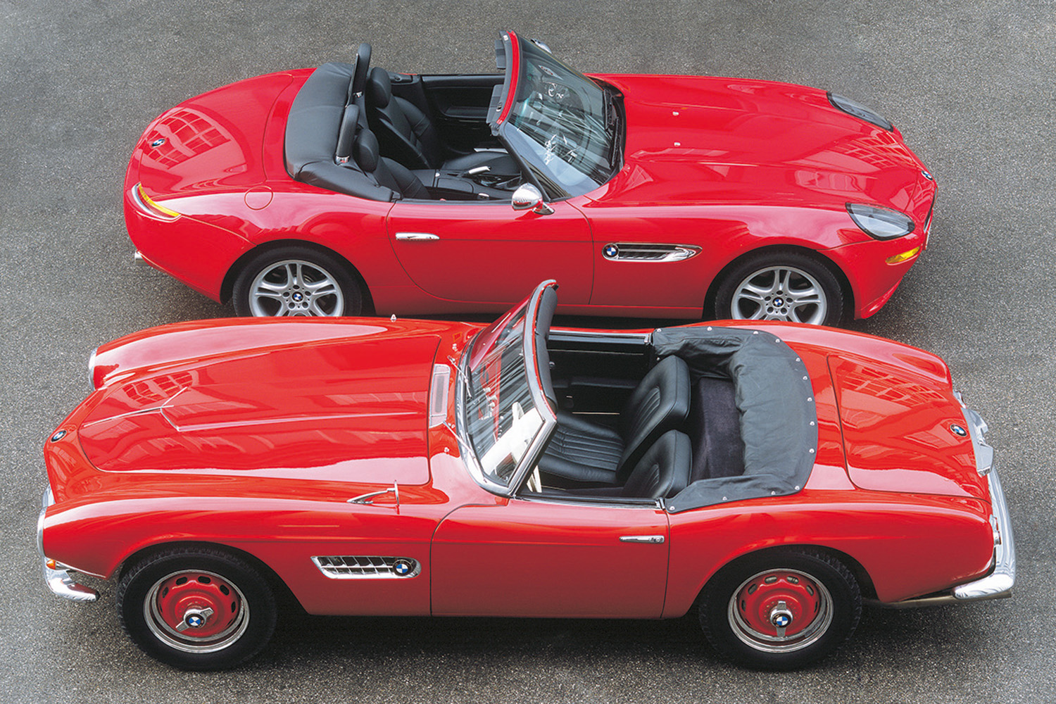 BMW 507とZ8のサイドビュー