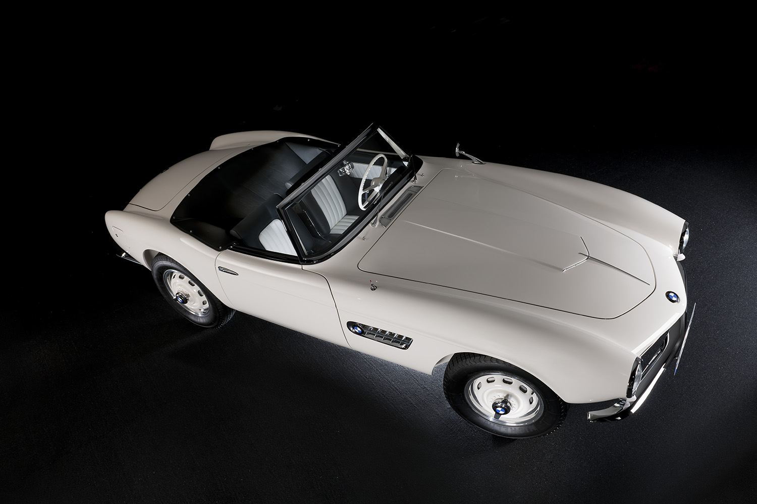 高すぎなプライスでわずか252台を生産したのみで消えたBMW 507 〜 画像4