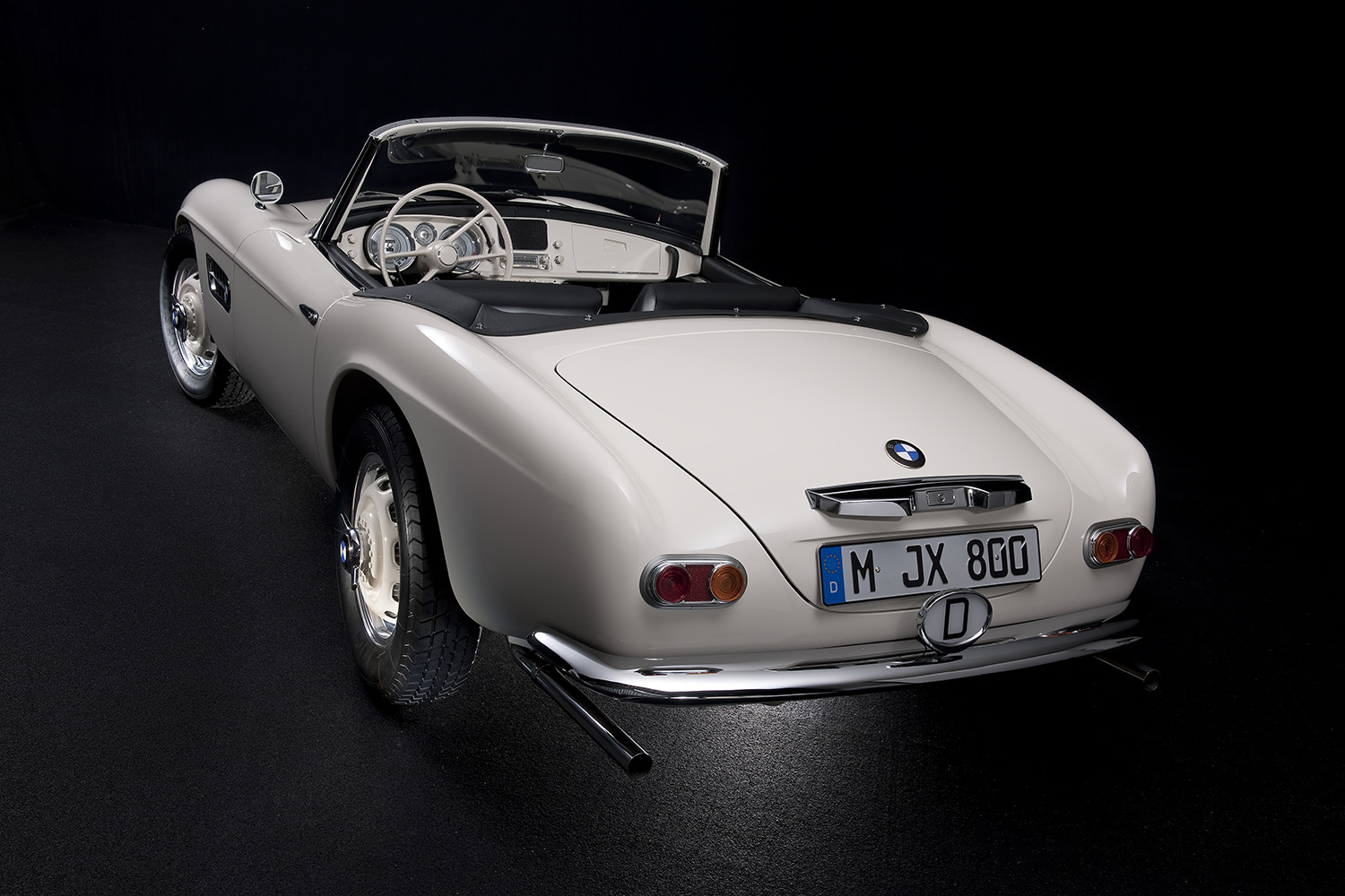 高すぎなプライスでわずか252台を生産したのみで消えたBMW 507 〜 画像6