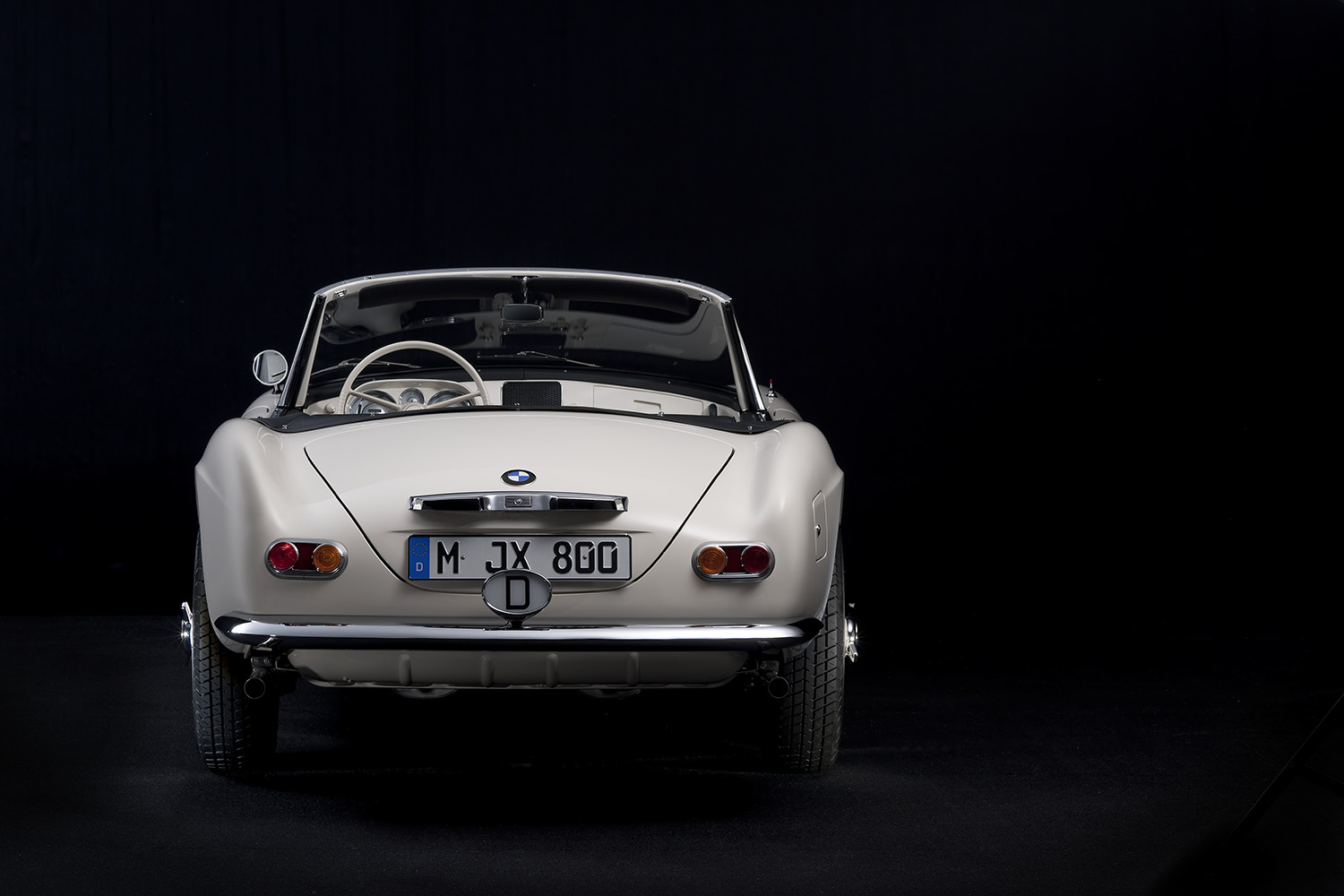 高すぎなプライスでわずか252台を生産したのみで消えたBMW 507 〜 画像9