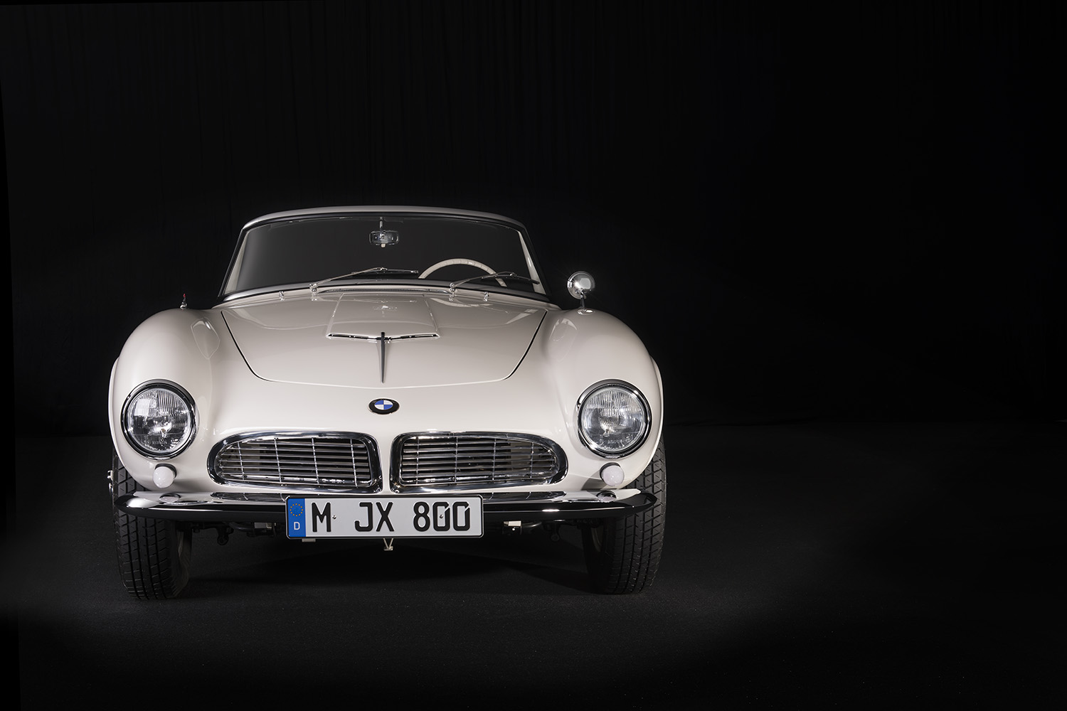 高すぎなプライスでわずか252台を生産したのみで消えたBMW 507 〜 画像10