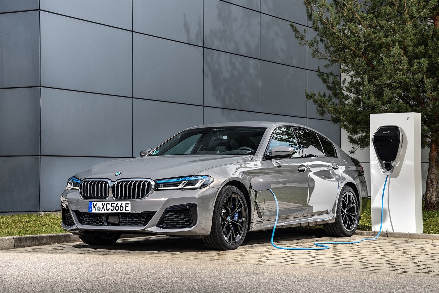 BMW５シリーズがフルモデルチェンジを敢行 〜 画像2