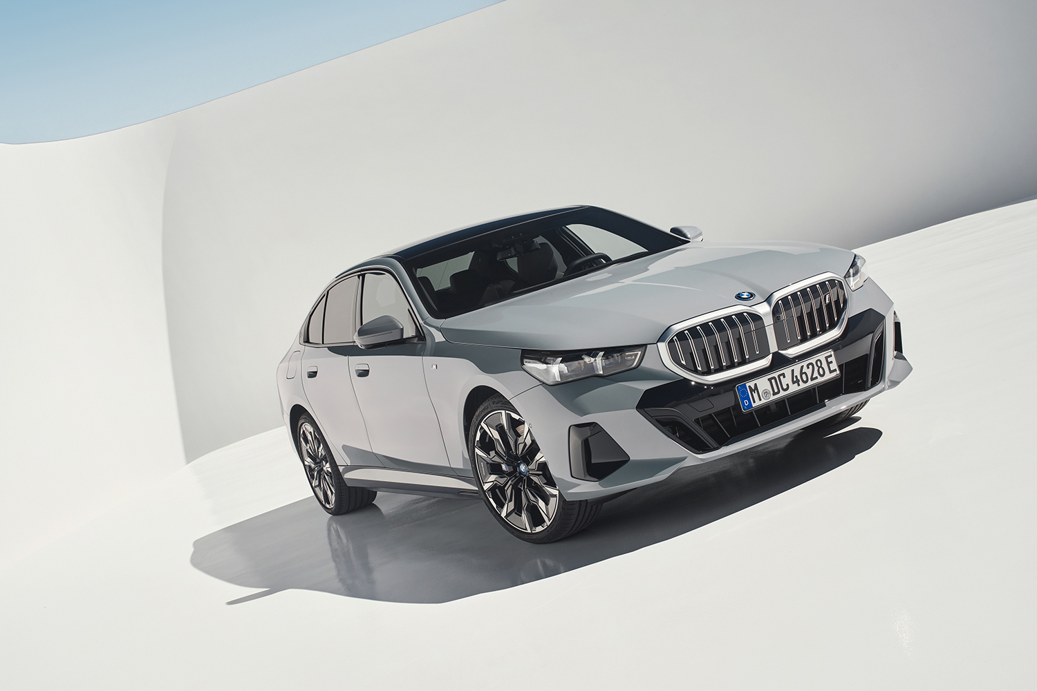 BMW５シリーズがフルモデルチェンジを敢行 〜 画像134