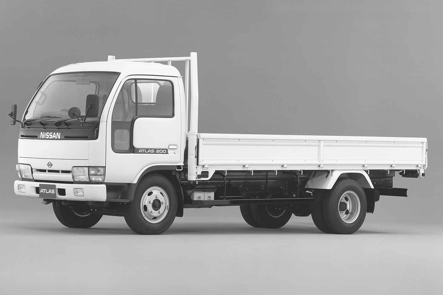 日産アトラス（2t、2代目）のエクステリア